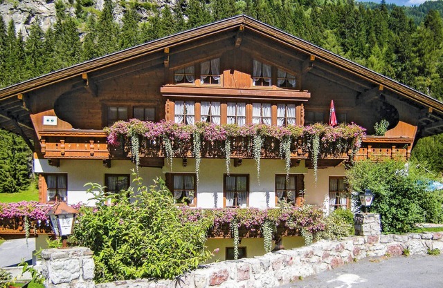 Beautiful vacation apartments (ATI303+ATI310) in alpine location in Pitztal.