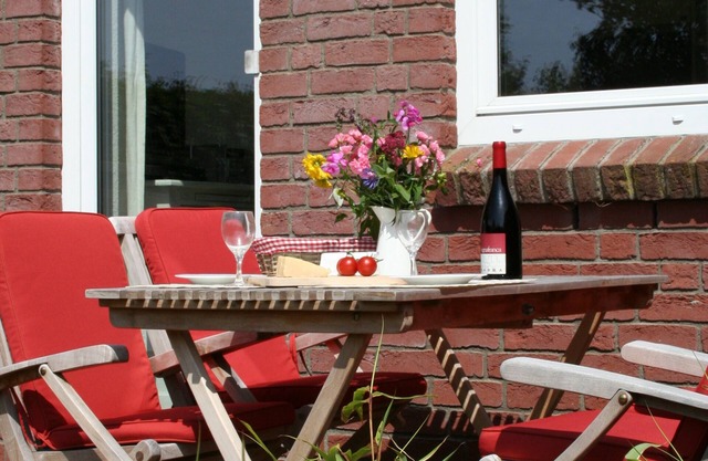 Beautiful vacation home, 150m to sandy beach with own beach chair, garden, sauna, WLAN
