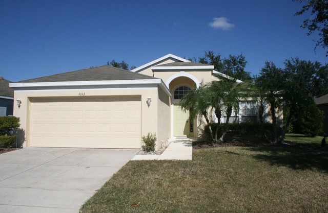 Beautiful Vacation Home 'Dolphin Wave'-Private Pool & Large Patio