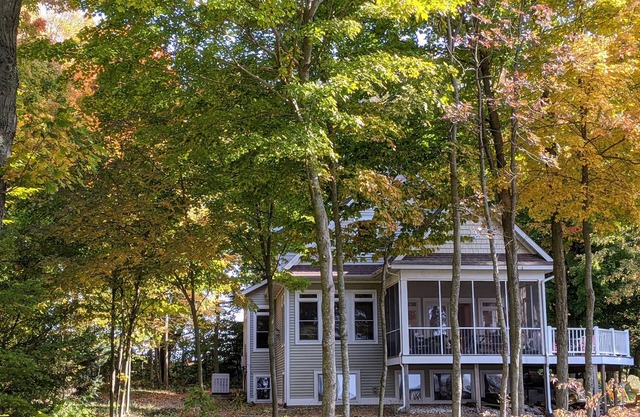Beautiful Views & Beach; Attractive Lake Michigan Home; Wonderful Vacation