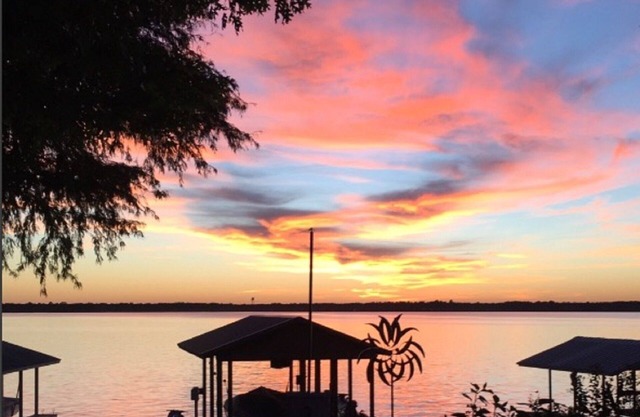 Beautiful views on your own Wide Open Water. Your 'Lake Home Away From Home'.