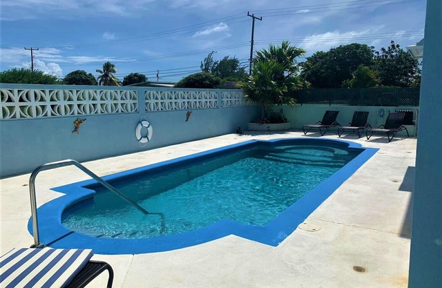 Beautiful Villa with private pool & amazing breezes throughout!