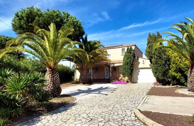 Beautiful villa architect of Marseillan