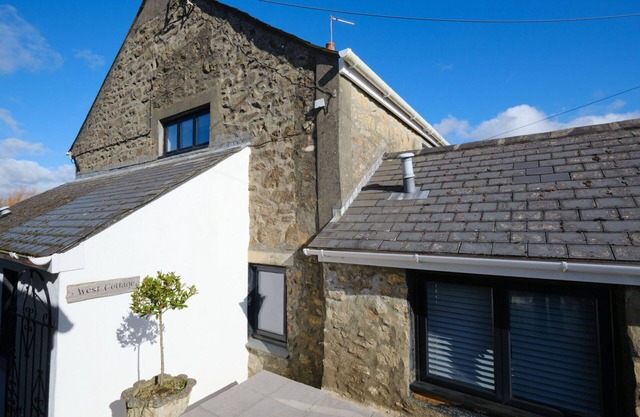 Beautiful villa for 4 guests with WIFI, TV, pets allowed and parking