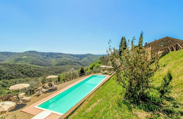 Beautiful villa for 22 people with A/C, private pool, WIFI, TV and panoramic view