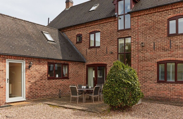 Beautiful villa for 19 guests with WIFI, hot tub and parking