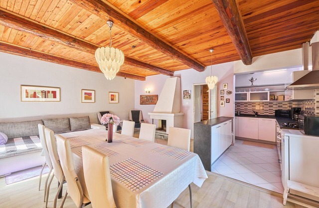 Beautiful villa for 8 people with WIFI, TV and parking