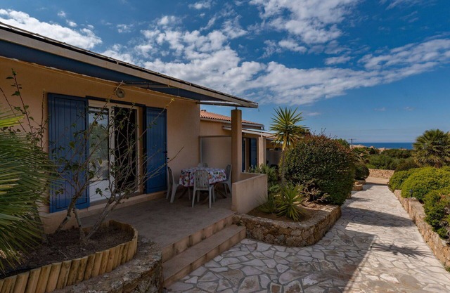 Beautiful villa for 4 people with A/C, WIFI, TV, terrace, pets allowed and panoramic view