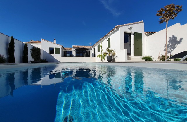 Beautiful villa Ile de Ré - heated pool