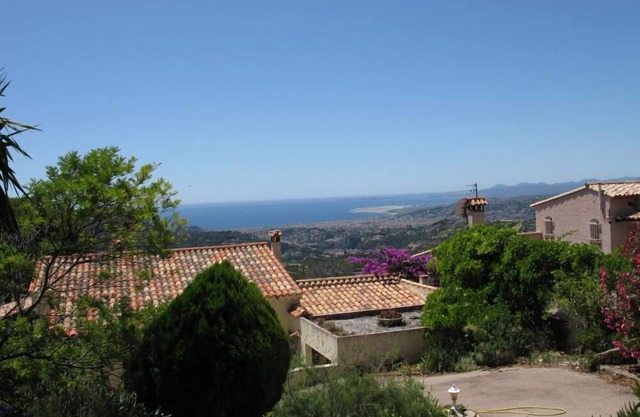 BEAUTIFUL VILLA IN THE NIÇOIS COUNTRYSIDE