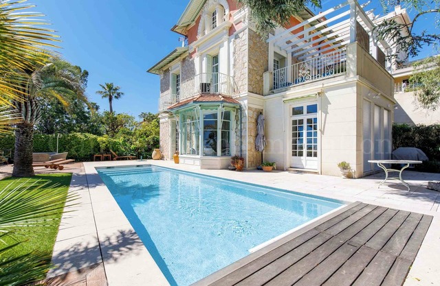 Beautiful Villa with exceptional view over the bay of Cannes