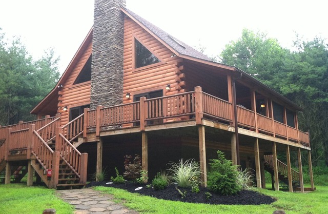 BEAUTIFUL Whiskey Creek close to Hocking attractions-try The Merlot too #1569333