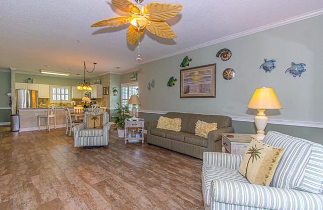 Beautifully Appointed 2BR 2BA Golf Villa Near the Beach