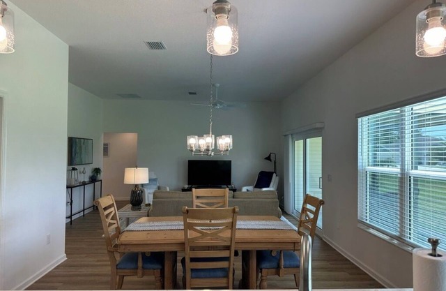 Beautifully Decorated Lake Denham 3 bed 2 bath house in The Villages