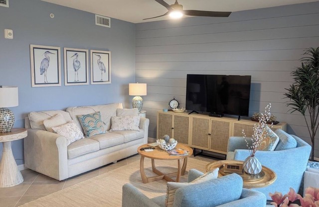 Beautifully decorated 2 bedroom/2 bathroom, Wellen Park Golf/Country Club villa.