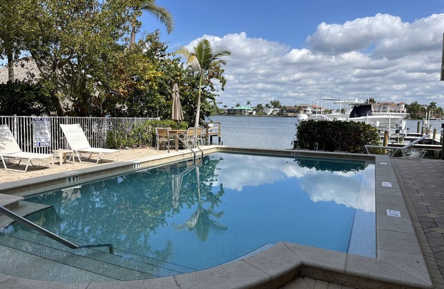 Beautifully decorated villa steps away from Vanderbilt Beach on the Bay.