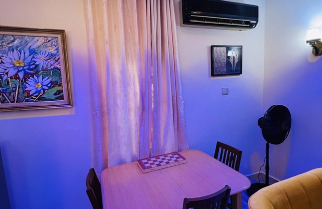 Beautifully furnished 1 bedroom fully air conditioned apartment