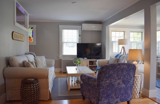 Beautifully Modern Downtown Ogunquit Home