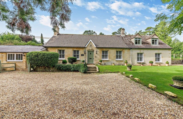 Beautifully presented dog friendly holiday home -Lakeside House