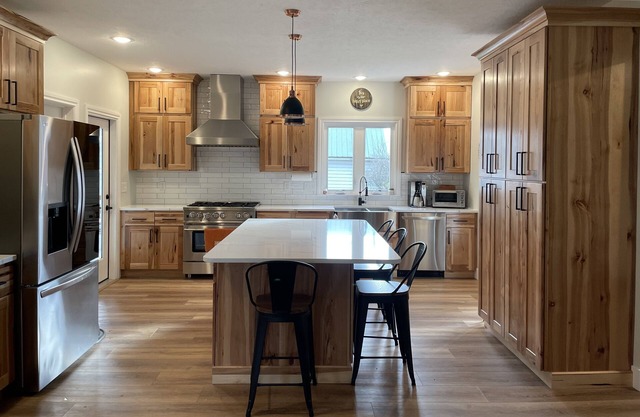 Beautifully renovated farmhouse 30 minutes from "The Big House"