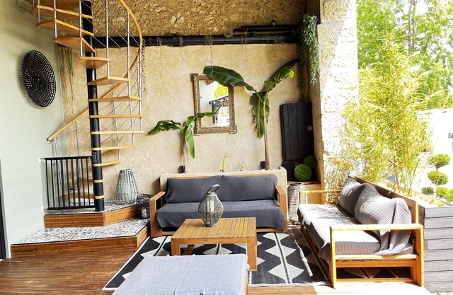 Beautifully renovated barn in foie gras, duck and wine country, 5 minutes from Auch.