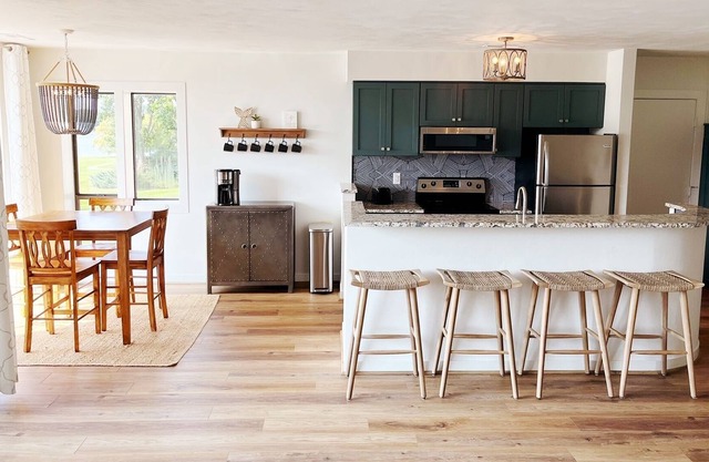 Beautifully Renovated Condo at Bernard's Landing, steps from SML