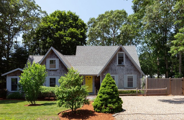 Beautifully Renovated 4BR/3BA Oasis with Heated Gunite Pool, Hot Tub & Fire Pit