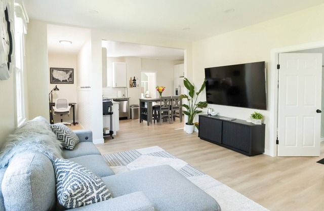 Beautifully renovated 2BR/1BA home in the heart of Tremont