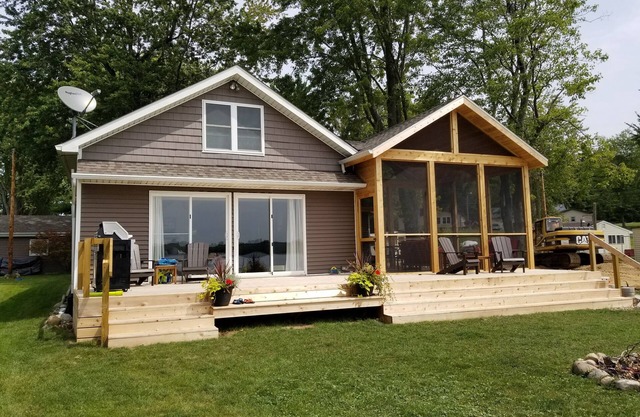 Beautifully renovated lakefront house 2 hrs from Chicago on 600 acre lake