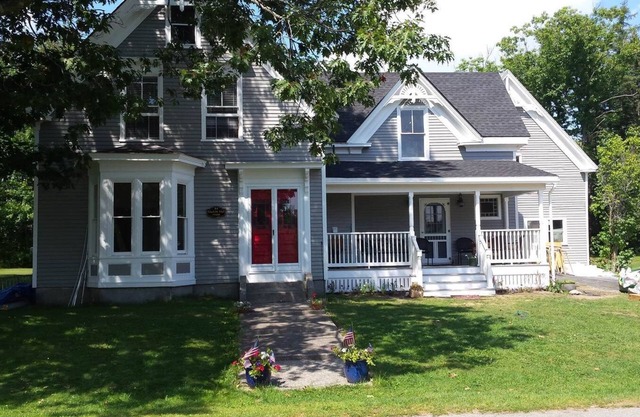 Beautifully restored 4-bedroom sea captain's house with water views, STR25-57