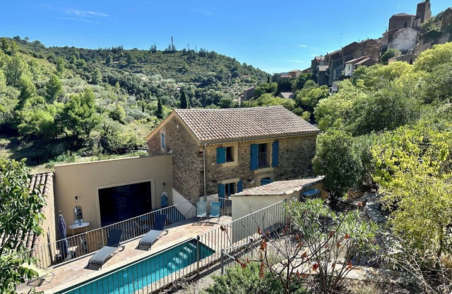 Beautifully restored wine grower’s house with pool in stunning riverside village