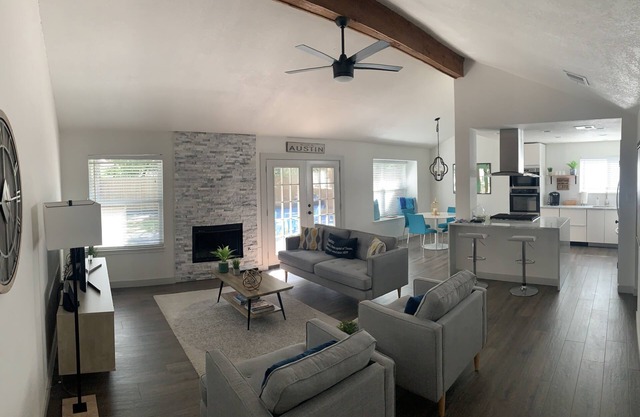 Beautifully updated, luxury home, close to Domain!
