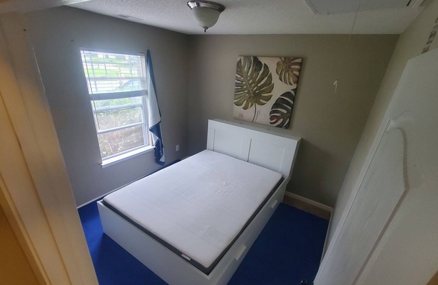 Bedroom and Private Bathroom