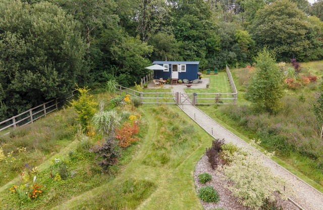 BEDWEN, pet friendly, with open fire in Aberaeron