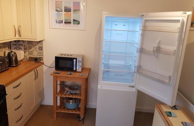Beechcroft 2 bed part house complimentary BT & TNT Sports, Sky Cinema 55" TV