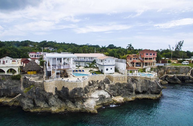 Begona Cliff Hotel