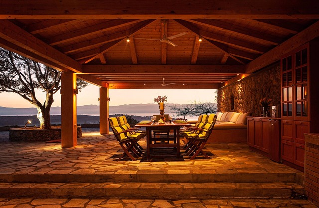 Bella Vista 3BR Villa with Pool and Stunning Views by JJ Hospitality-