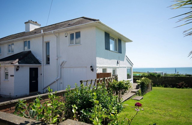 Bella Vista - sleeps 8 guests in 4 bedrooms