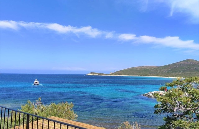 Bellagiraglia, Location les Pieds Dans L'eau à Barcaggio