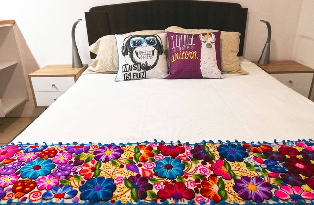 Belle Barranco studio apartment Netflix A/C Heater