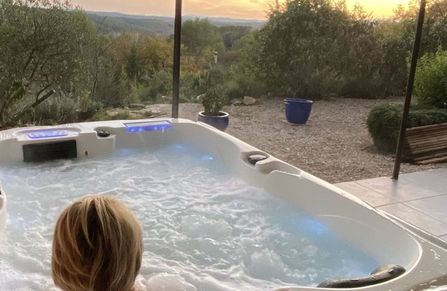Bellevue EN Provence Gîte Avec Jacuzzi Privatif & Piscine Partagée