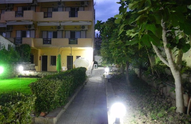 Bellos Apartments
