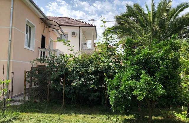 Belvedere Guesthouse - Detached House with Large Garden