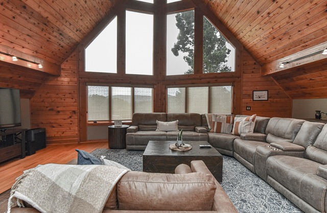 Bent Creek Chalet, Sauna,Jacuzzi,Fire pit and OD shower