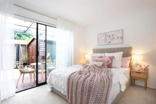Bentleigh Private 1BR 5min Train Cafes Quiet Cozy