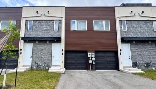 Bentley Commons Fallsview Flats