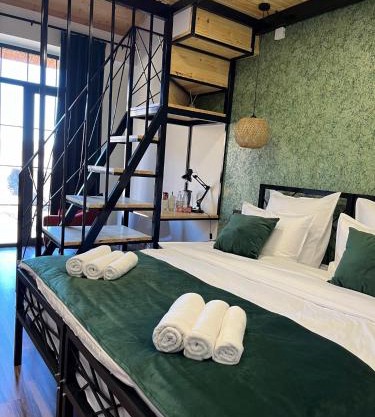 Berkri Gastro Yard & Guest House