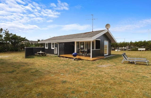 "Berndt" - 50m from the sea by Interhome