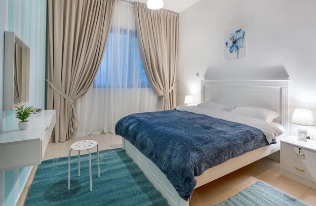 BEST 2 Bedroom Apartment Beach Front (Sea View)