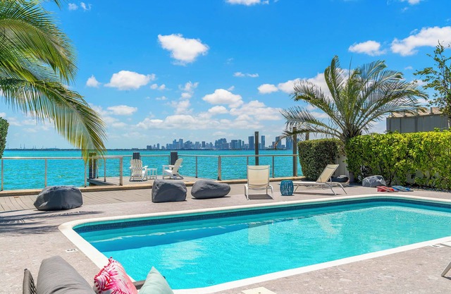 Best Bayfront View Villa with Heated Pool